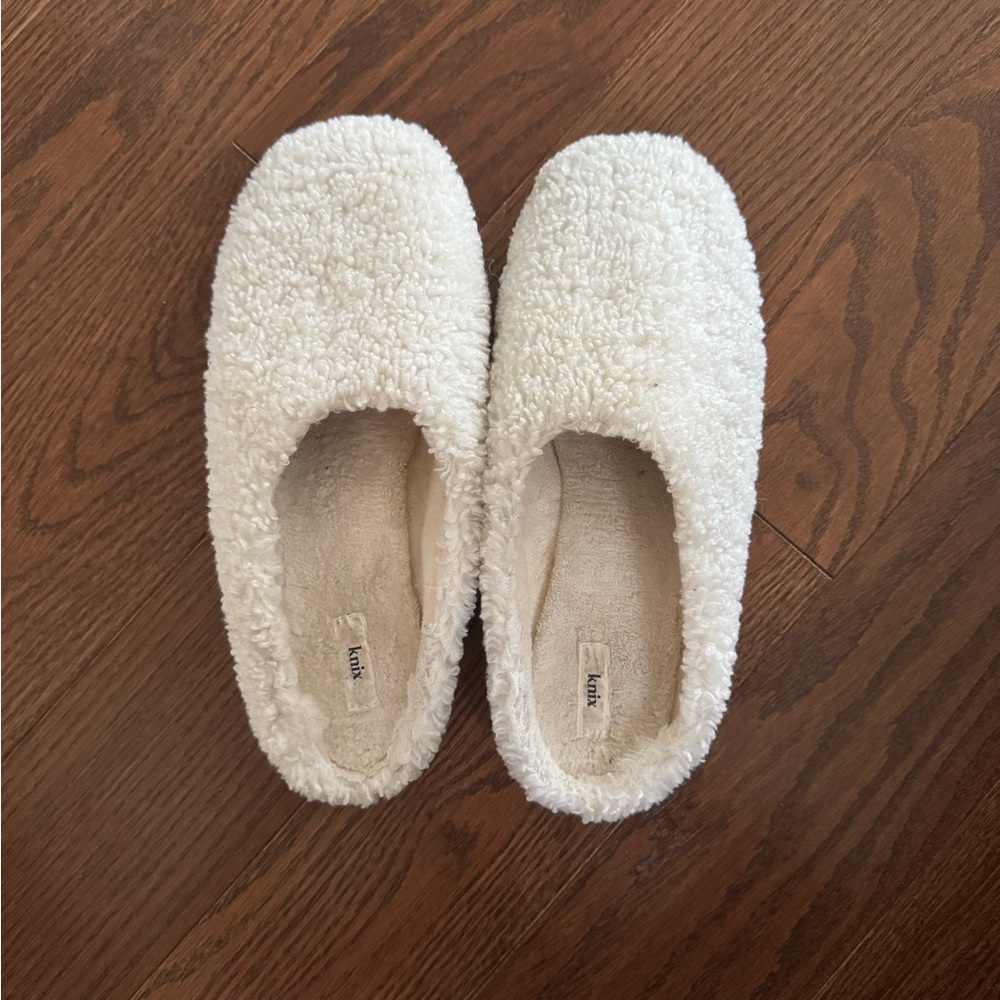 Knix Size 41 Cozy Cream Sherpa Slip-On Slippers